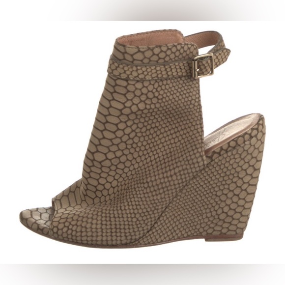 Joie Shoes - Joie Windsor Snakeskin Leather Wedge Open Toe Sandals Size 7.5